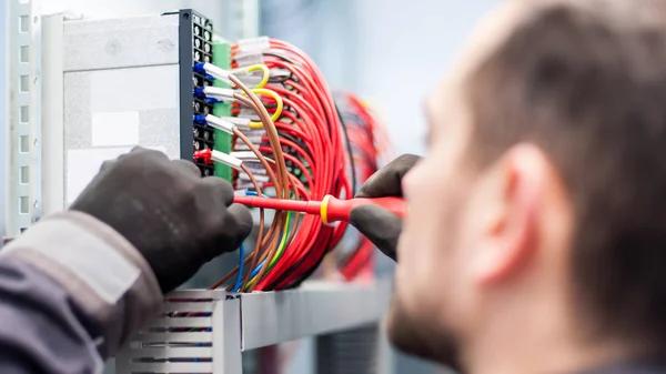 Top Electrician in Portland Reliable & Licensed Services