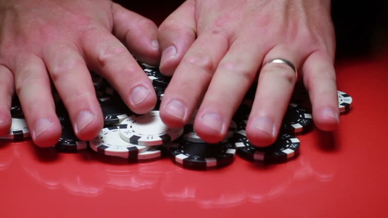 Free & Paid ポーカーアプリ おすすめ Compared